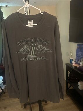 Harley-Davidson Gray Long Sleeve Winged Shield Graphic Tee